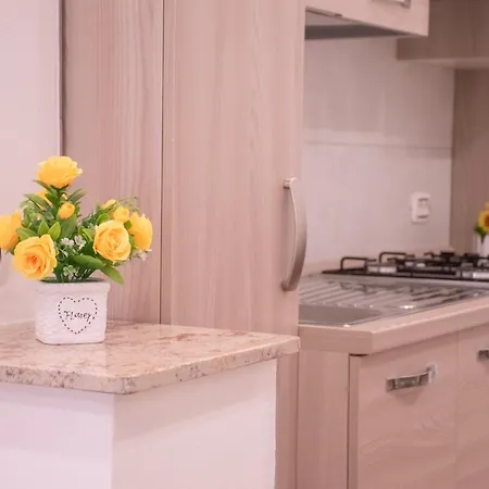 לינה וארוחת בוקר Modern House Vista Mare לה קסטלה